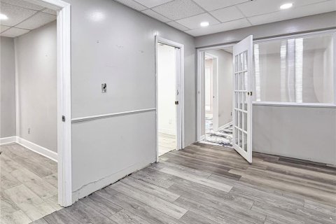 Propiedad comercial en venta en Jacksonville, Florida, 170.94 m2 № 2166433 - foto 12