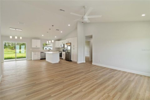 House in Rotonda, Florida 3 bedrooms, 147.53 sq.m. № 1886224 - photo 15