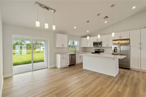 House in Rotonda, Florida 3 bedrooms, 147.53 sq.m. № 1886224 - photo 12