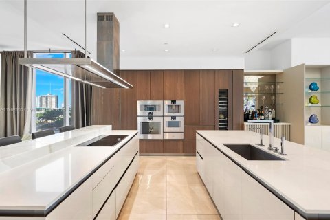 Copropriété à louer à Sunny Isles Beach, Floride: 4 chambres, 336.77 m2 № 1860597 - photo 7