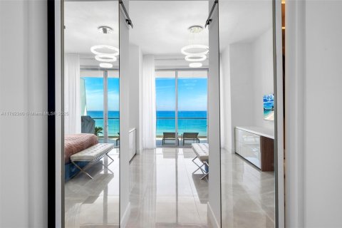 Copropriété à louer à Sunny Isles Beach, Floride: 4 chambres, 336.77 m2 № 1860597 - photo 25