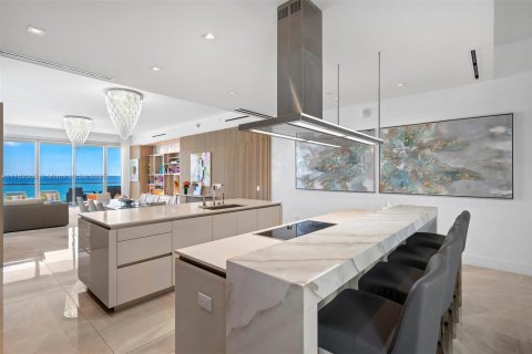 Copropriété à louer à Sunny Isles Beach, Floride: 4 chambres, 336.77 m2 № 1860597 - photo 9