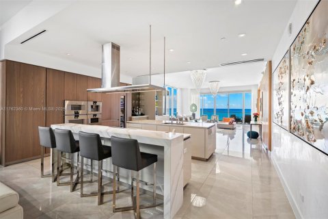Copropriété à louer à Sunny Isles Beach, Floride: 4 chambres, 336.77 m2 № 1860597 - photo 6