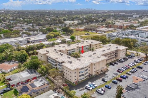 Condominio en alquiler en Lauderdale Lakes, Florida, 1 dormitorio, 87.33 m2 № 2083319 - foto 25