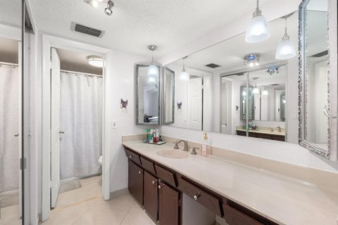 Condominio en alquiler en Lauderdale Lakes, Florida, 1 dormitorio, 87.33 m2 № 2083319 - foto 12