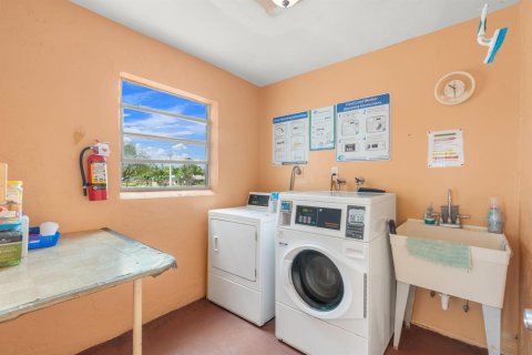 Condominio en alquiler en Lauderdale Lakes, Florida, 1 dormitorio, 87.33 m2 № 2083319 - foto 17
