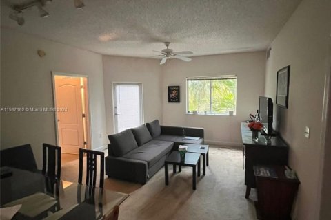 Condominio en venta en South Miami, Florida, 2 dormitorios, 92.34 m2 № 1729853 - foto 2