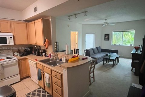 Condominio en venta en South Miami, Florida, 2 dormitorios, 92.34 m2 № 1729853 - foto 1