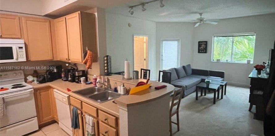 Condominio en South Miami, Florida, 2 dormitorios № 1729853