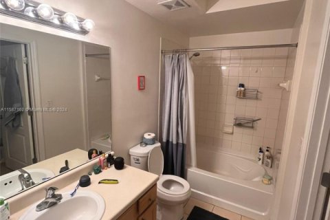 Condominio en venta en South Miami, Florida, 2 dormitorios, 92.34 m2 № 1729853 - foto 7