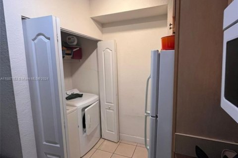 Condominio en venta en South Miami, Florida, 2 dormitorios, 92.34 m2 № 1729853 - foto 9