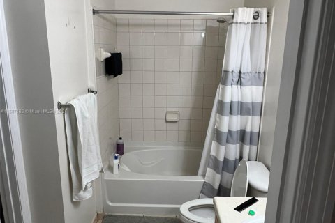 Condominio en venta en South Miami, Florida, 2 dormitorios, 92.34 m2 № 1729853 - foto 6