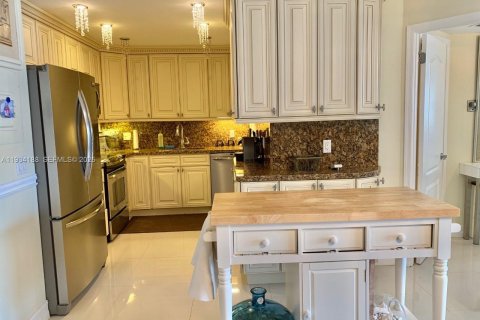 Condo à Hallandale Beach, Floride, 1 chambre  № 2077141