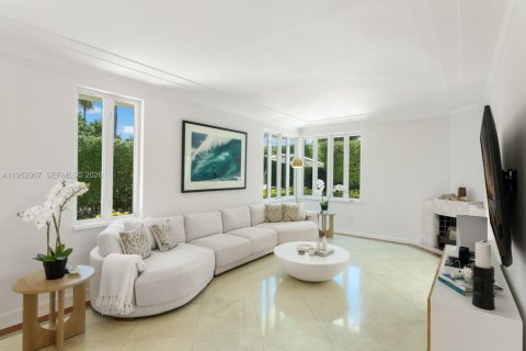Купить виллу или дом в Майами-Бич, Флорида 4 спальни, 260.59м2, № 2008879 - фото 8