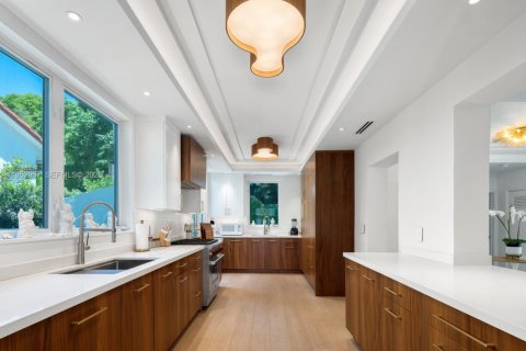 Купить виллу или дом в Майами-Бич, Флорида 4 спальни, 260.59м2, № 2008879 - фото 9