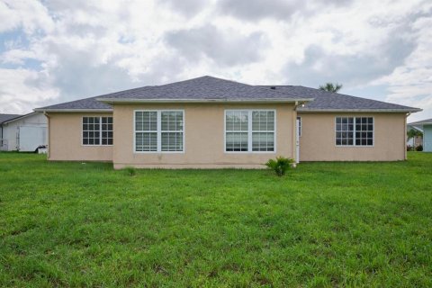 House in Port Charlotte, Florida 3 bedrooms, 149.76 sq.m. № 1903660 - photo 29