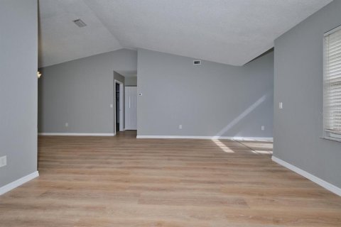 House in Port Charlotte, Florida 3 bedrooms, 149.76 sq.m. № 1903660 - photo 6
