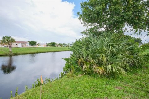 House in Port Charlotte, Florida 3 bedrooms, 149.76 sq.m. № 1903660 - photo 10