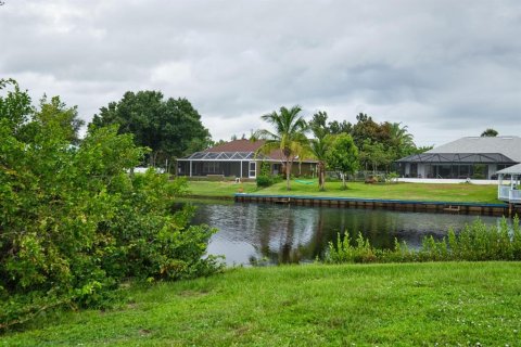 House in Port Charlotte, Florida 3 bedrooms, 149.76 sq.m. № 1903660 - photo 30