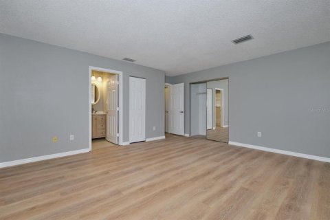 House in Port Charlotte, Florida 3 bedrooms, 149.76 sq.m. № 1903660 - photo 17