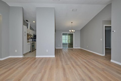 House in Port Charlotte, Florida 3 bedrooms, 149.76 sq.m. № 1903660 - photo 8