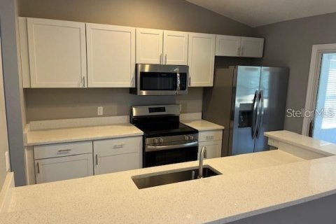 House in Port Charlotte, Florida 3 bedrooms, 149.76 sq.m. № 1903660 - photo 9