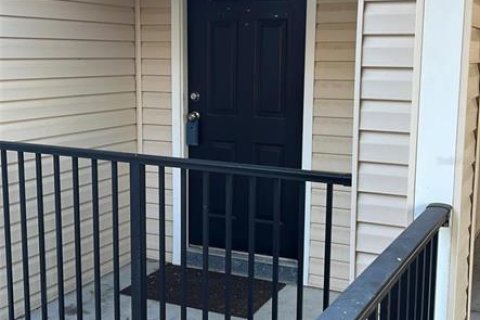 Condominio en venta en Gainesville, Florida, 4 dormitorios, 121.89 m2 № 1847007 - foto 1