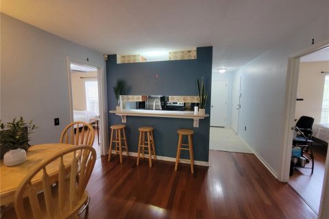 Condominio en venta en Gainesville, Florida, 4 dormitorios, 121.89 m2 № 1847007 - foto 3