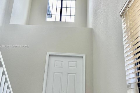 Снять в аренду виллу или дом в Окленд-Парк, Флорида 3 спальни, 199.09м2, № 2009842 - фото 9