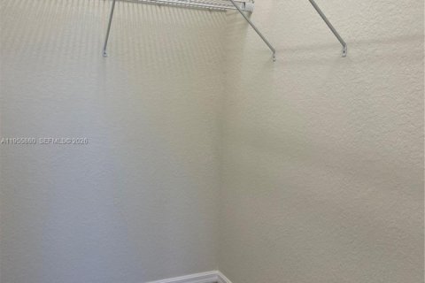 Снять в аренду виллу или дом в Окленд-Парк, Флорида 3 спальни, 199.09м2, № 2009842 - фото 19