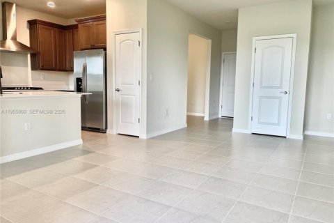Снять в аренду виллу или дом в Окленд-Парк, Флорида 3 спальни, 199.09м2, № 2009842 - фото 4