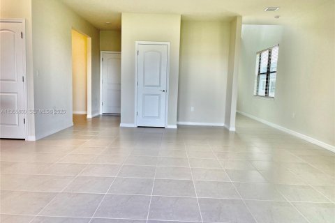 Снять в аренду виллу или дом в Окленд-Парк, Флорида 3 спальни, 199.09м2, № 2009842 - фото 7