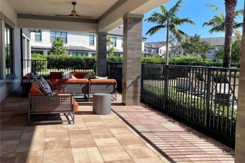 Снять в аренду виллу или дом в Окленд-Парк, Флорида 3 спальни, 199.09м2, № 2009842 - фото 27