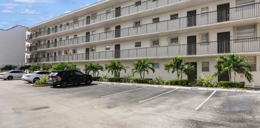 Кондоминиум с 1 спальней в Майами, Флорида № 2034863