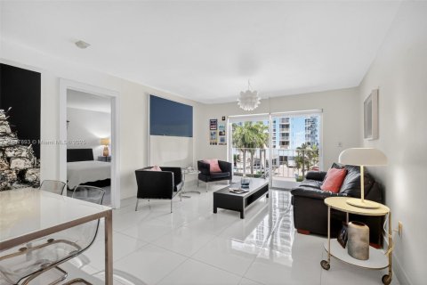 Condominio en venta en Miami Beach, Florida, 1 dormitorio, 63.55 m2 № 1849087 - foto 2