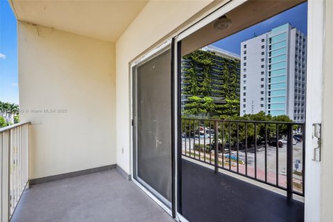 Condominio en venta en Miami Beach, Florida, 1 dormitorio, 63.55 m2 № 1849087 - foto 17