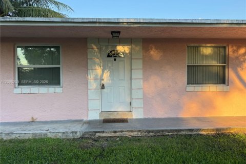 Villa ou maison à Miramar, Floride 2 chambres, 157.84 m2 № 2387821