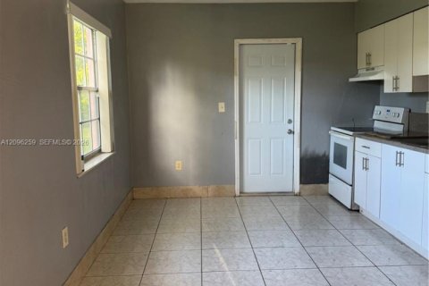 Villa ou maison à louer à Miramar, Floride: 2 chambres, 157.84 m2 № 2387821 - photo 7