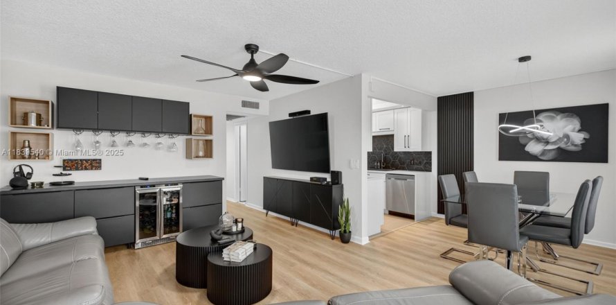 Condominio en Deerfield Beach, Florida, 2 dormitorios № 1841120