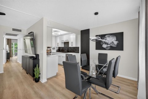 Copropriété à vendre à Deerfield Beach, Floride: 2 chambres, 79.9 m2 № 1841120 - photo 16