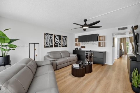 Copropriété à vendre à Deerfield Beach, Floride: 2 chambres, 79.9 m2 № 1841120 - photo 24