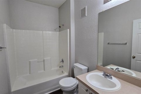 Condo in Altamonte Springs, Florida, 2 bedrooms  № 1917301 - photo 15