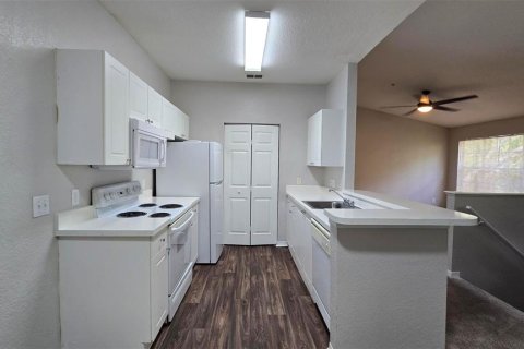 Condo in Altamonte Springs, Florida, 2 bedrooms  № 1917301 - photo 7