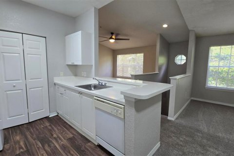 Condo in Altamonte Springs, Florida, 2 bedrooms  № 1917301 - photo 9