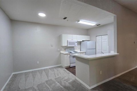Condo in Altamonte Springs, Florida, 2 bedrooms  № 1917301 - photo 5
