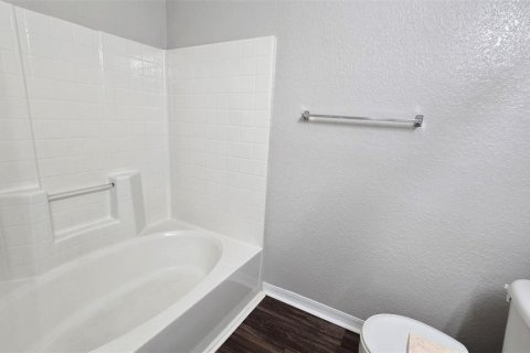 Condo in Altamonte Springs, Florida, 2 bedrooms  № 1917301 - photo 21