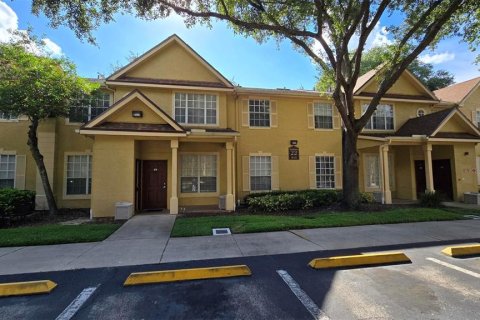 Condo in Altamonte Springs, Florida, 2 bedrooms  № 1917301 - photo 1