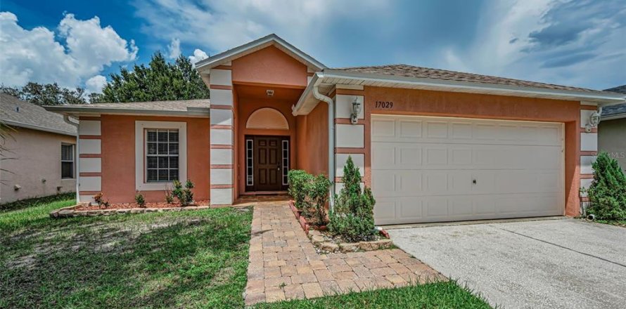 Villa ou maison à Land O' Lakes, Floride 3 chambres, 149.76 m2 № 2287313