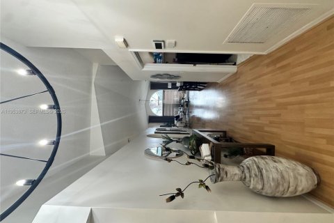 House in Miramar, Florida 3 bedrooms, 168.62 sq.m. № 2008040 - photo 30