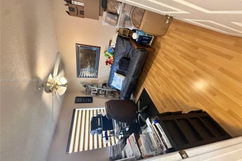 House in Miramar, Florida 3 bedrooms, 168.62 sq.m. № 2008040 - photo 27